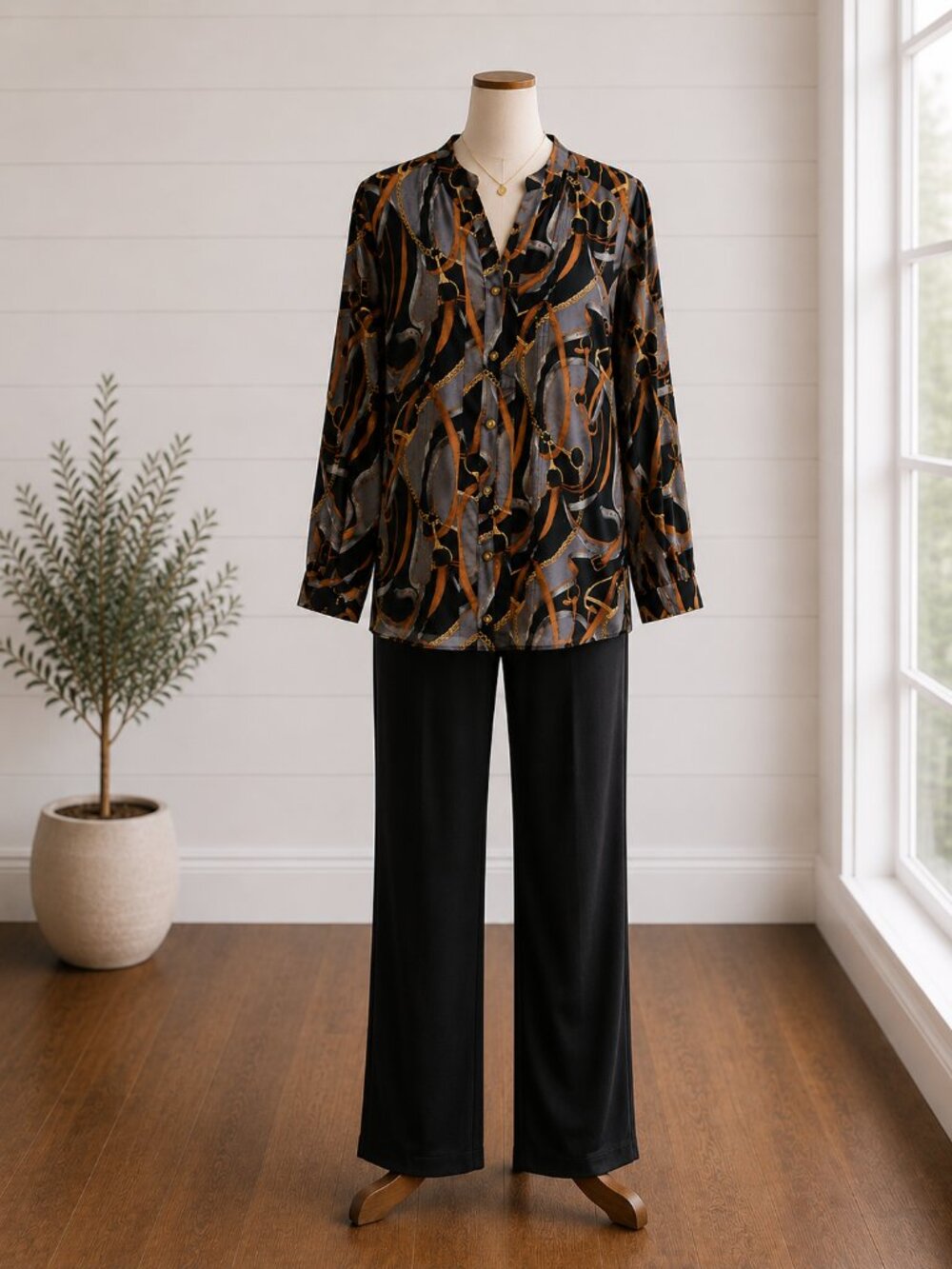 Jaclyn Smith Bridle & Chain Print Tunic | Gold Button | Small